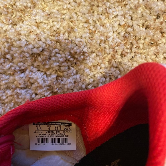 Nike Red w/ white polka dot sneakers - Picture 3 of 3